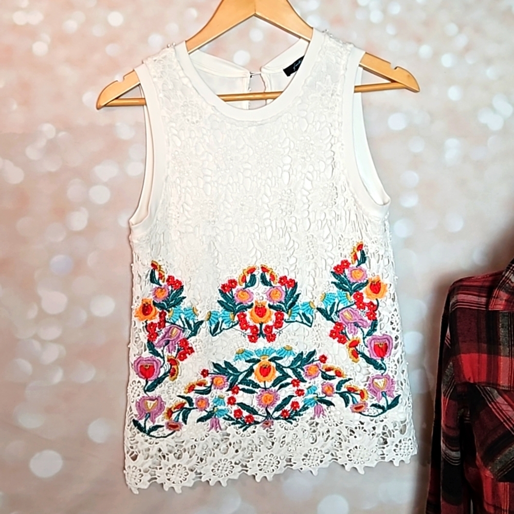 Faith & Zoe | Crochet Lace and Embroidered Sleeveless Top